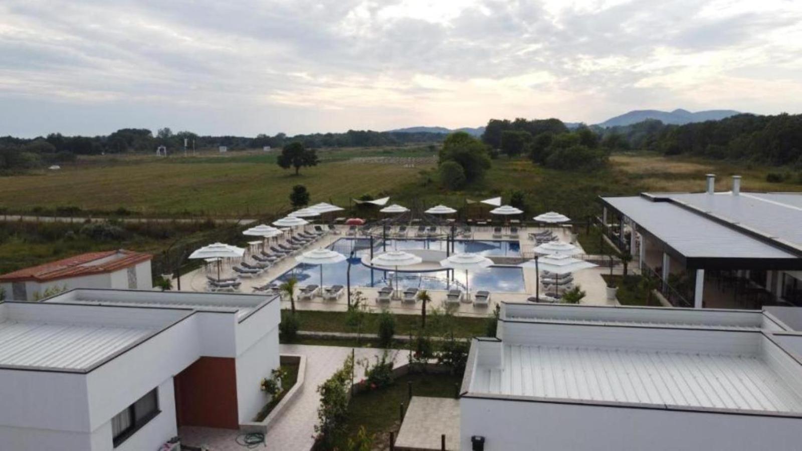 Imperial Family Resort Ulcinj Extérieur photo